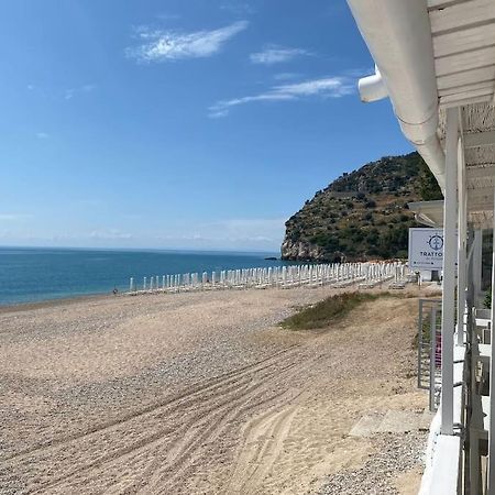 Appartamenti Sul Mare Da Antonino Маттіната Екстер'єр фото